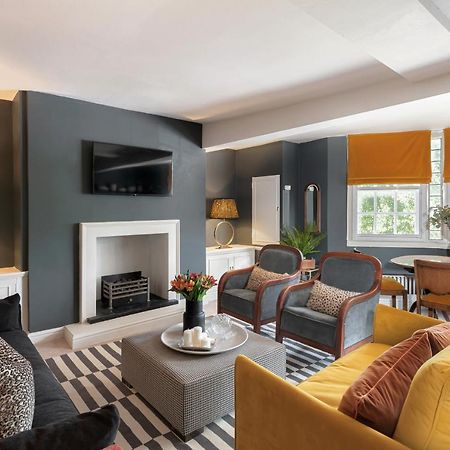 Central Apartment With Private Parking Bath Esterno foto