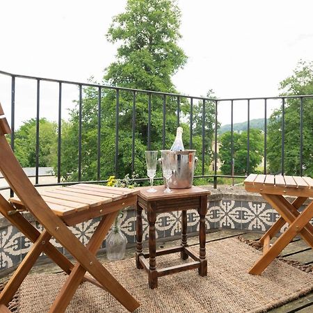 Central Apartment With Private Parking Bath Esterno foto
