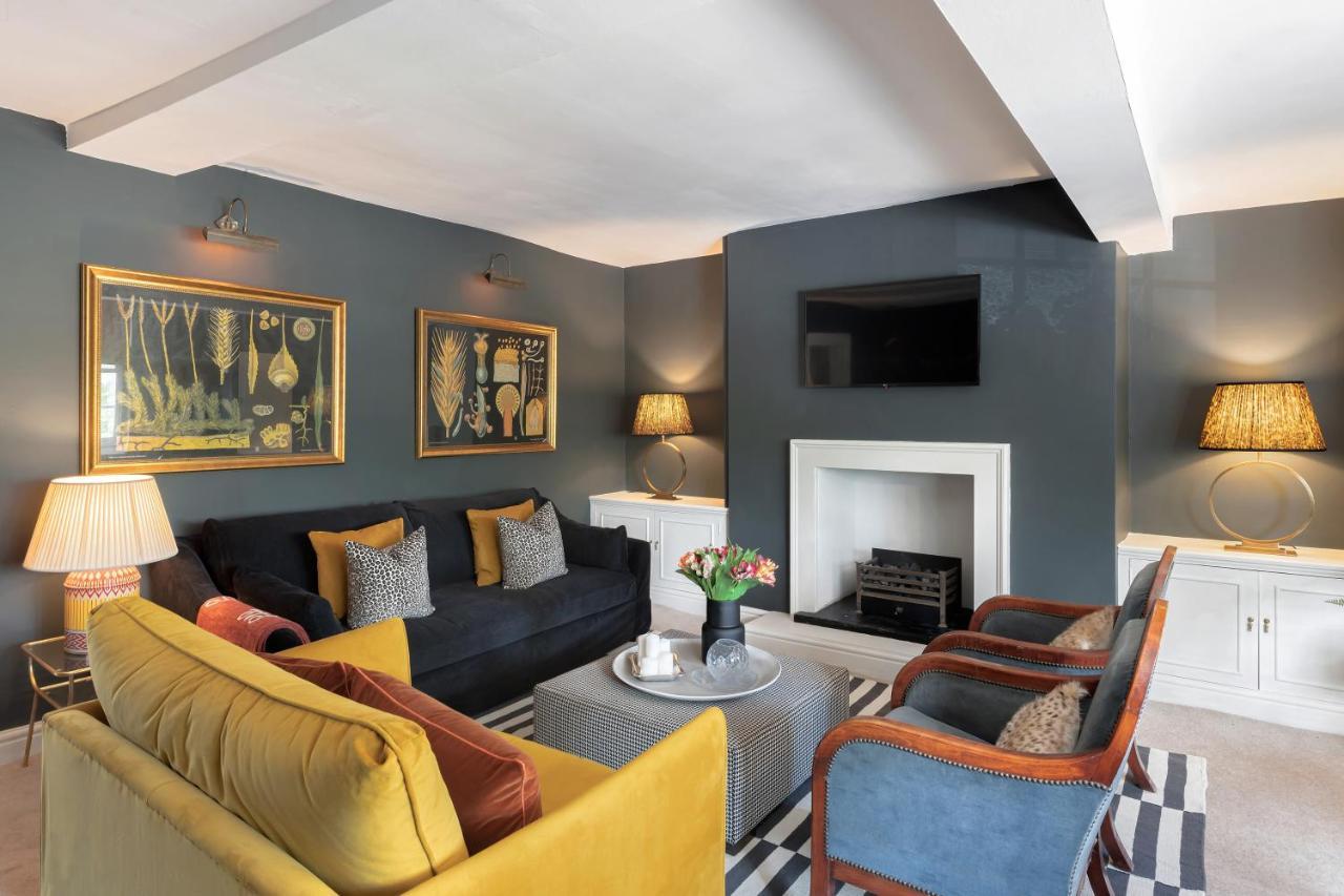 Central Apartment With Private Parking Bath Esterno foto