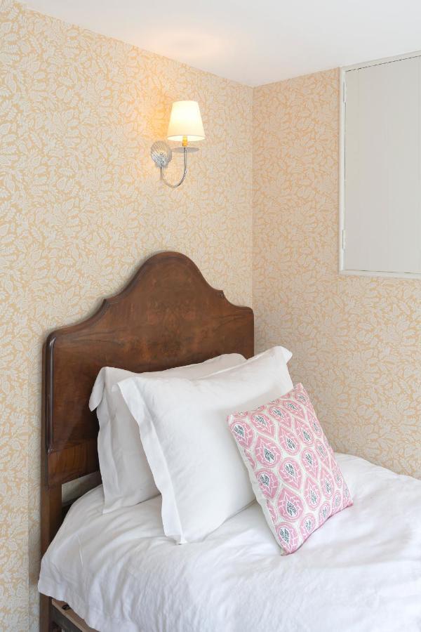 Central Apartment With Private Parking Bath Esterno foto